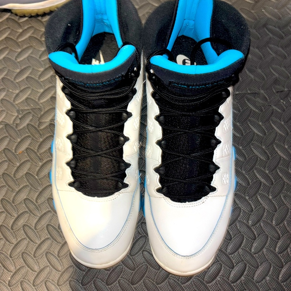 Jordan 9 powder comes with box